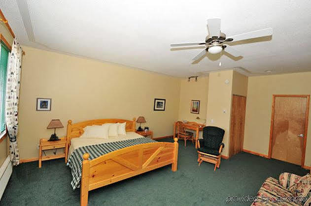 Aurora Inn Dawson City Exterior foto